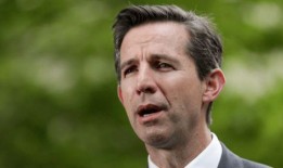 澳六叔最新爆料,揭秘娱乐圈惊天秘密！